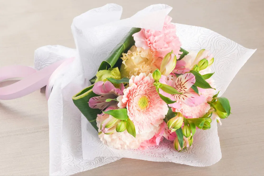 花束(お一人様への贈呈用)25,000円相当(5,000円×5・10,000円×2+5,000円×1など)